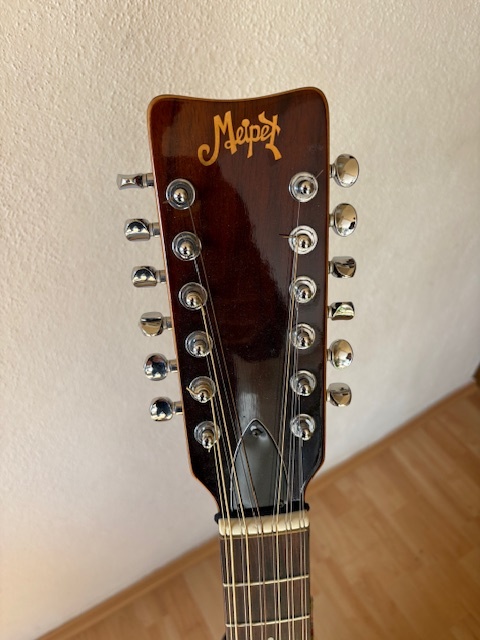 Dvanáctistrunná kytara - 2