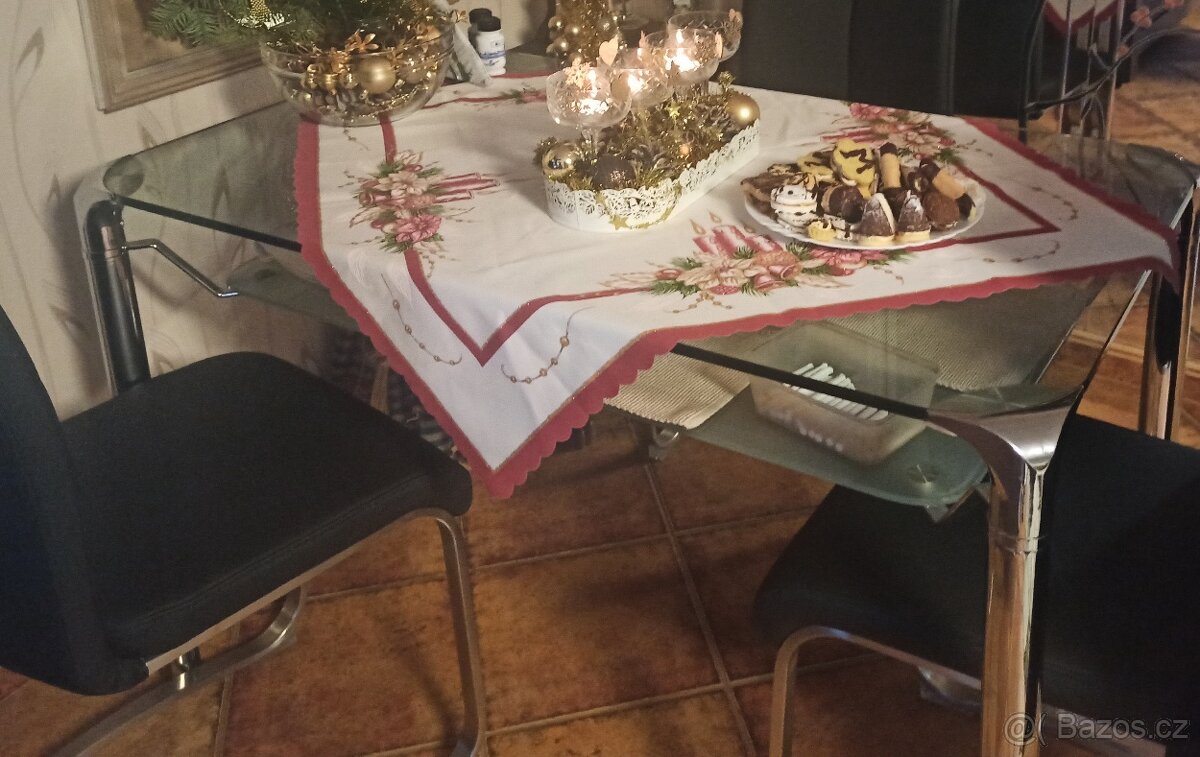 Skleněný jídelní stůl a židle - 2