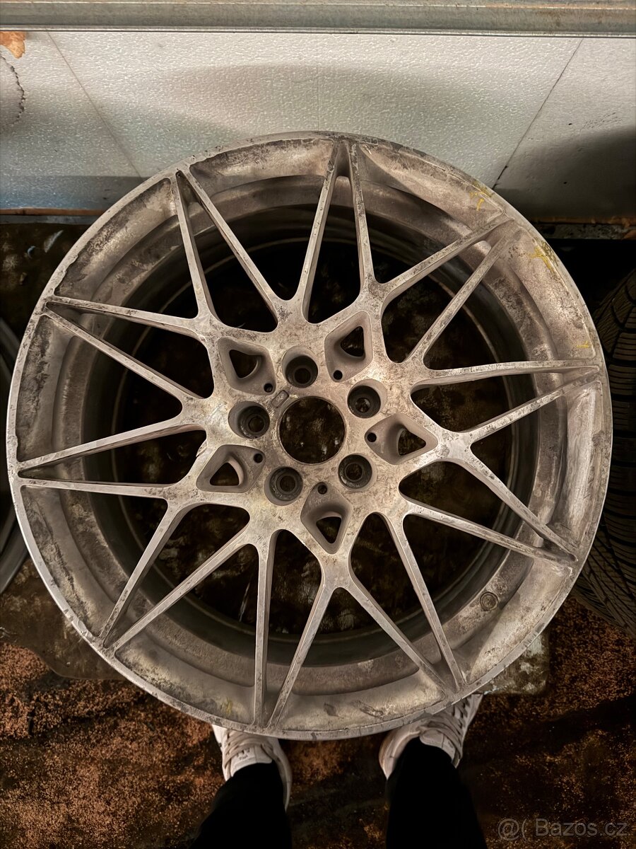 Koupím alu kolo r20 bmw - 2