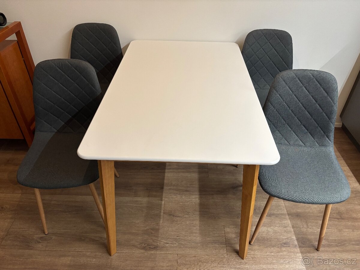 Prodám stůl + 4 židle - 2