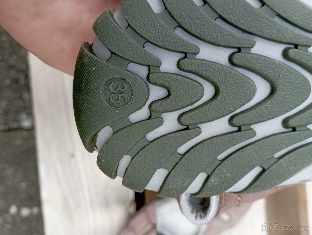 Boty 4. - velikost 35 - 2