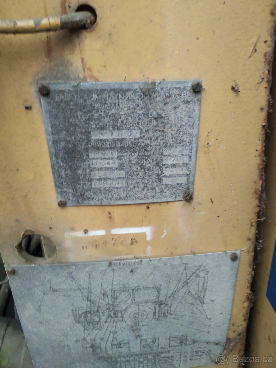 Ostrowek traktorbagr - nádrž - 2
