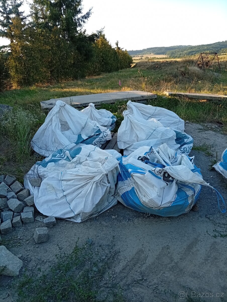 Kočičí hlavy malé - 2