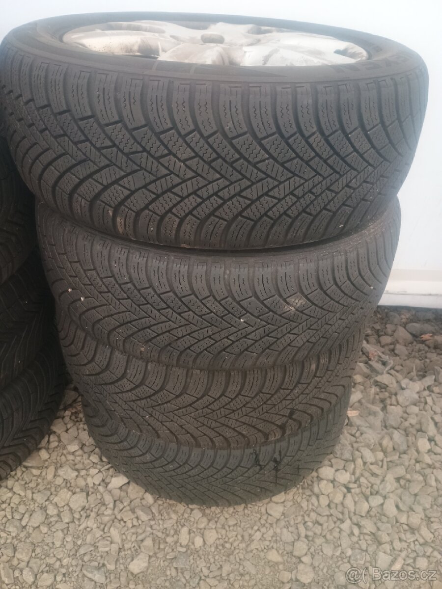 Originální alu kola - 195/55 R15 et43 6j zimní pneu - 2