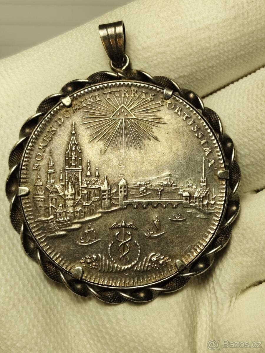 Vzácný stříbrný konvenční tolar Frankfurt 1772 v obrubě - 2