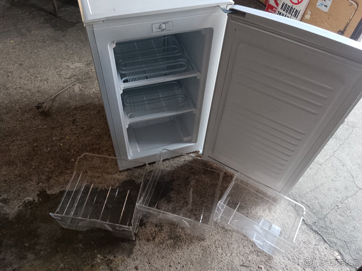 Malý mrazák Candy - 2