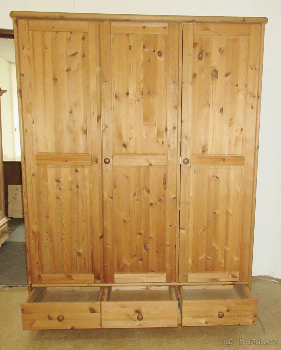 Šatní skříň z borovice - celomasiv - Výborný stav - 2