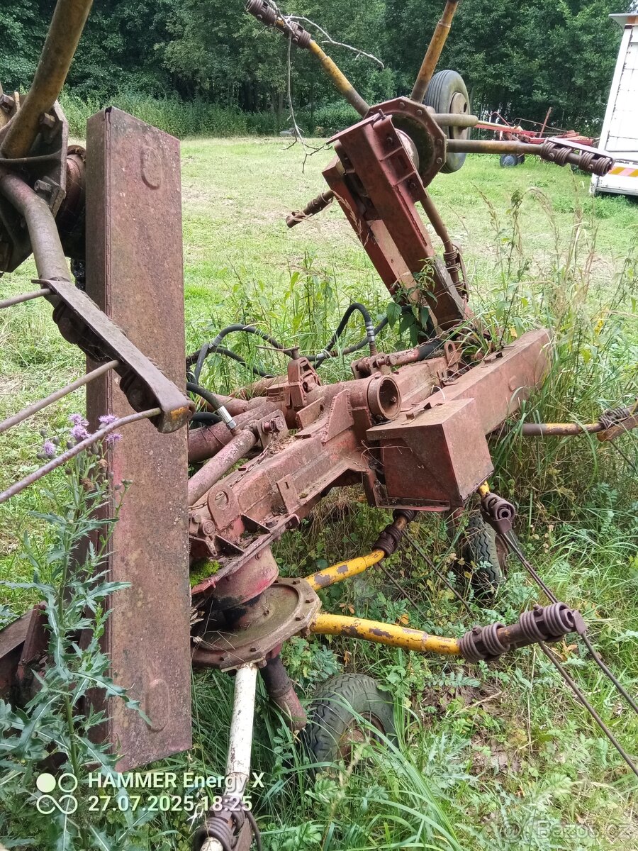 Obraceč sena OZ4 - 2