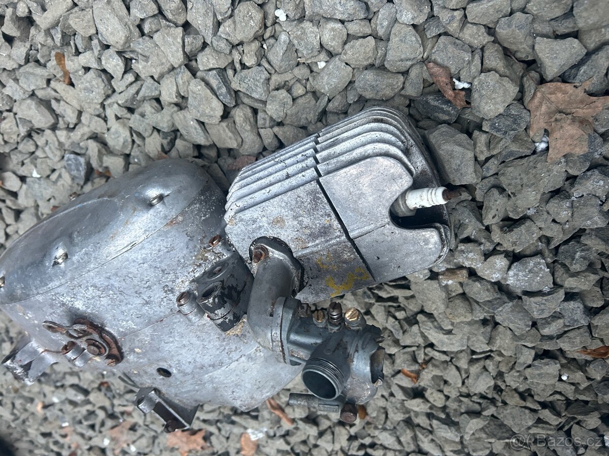 motor jawa pionýr - 2