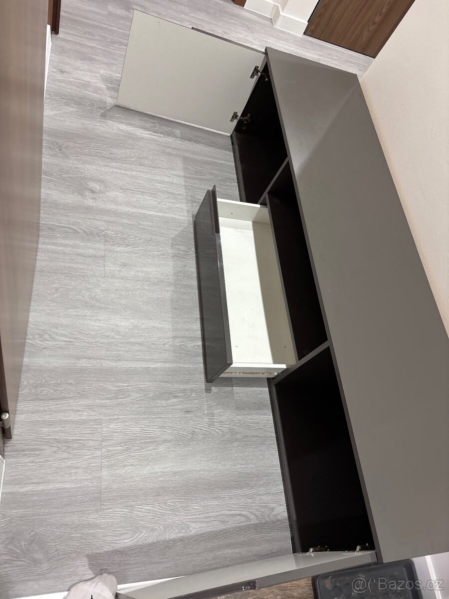 Prodám Tv stolek - 2