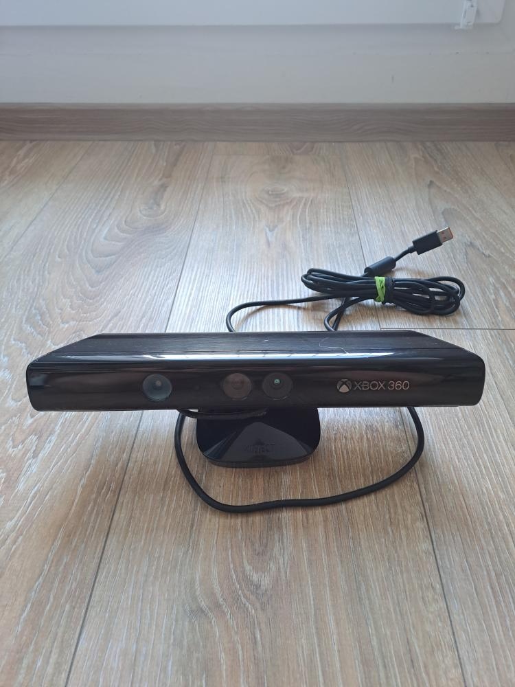 XBOX 360 + kinect + 2 ovladače - 2