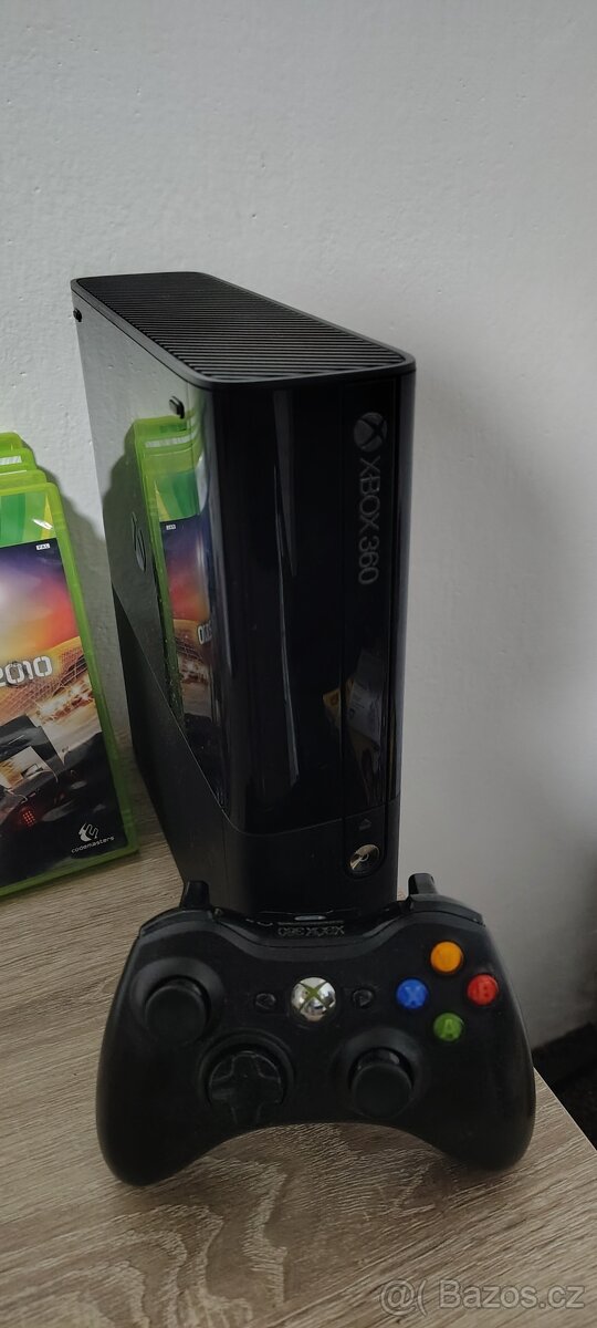 XBOX 360E - 2