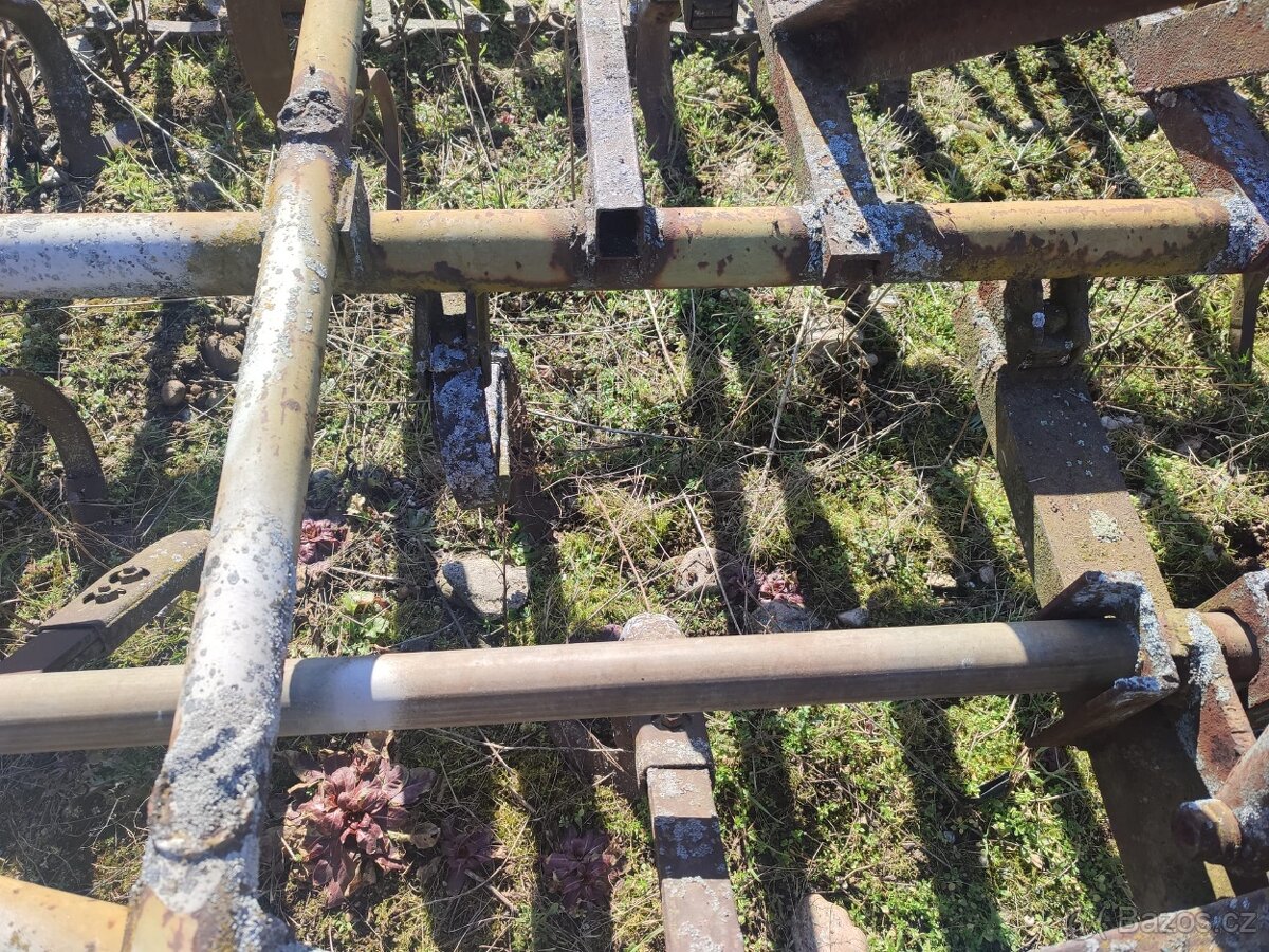 Kompaktor s bránami - 2