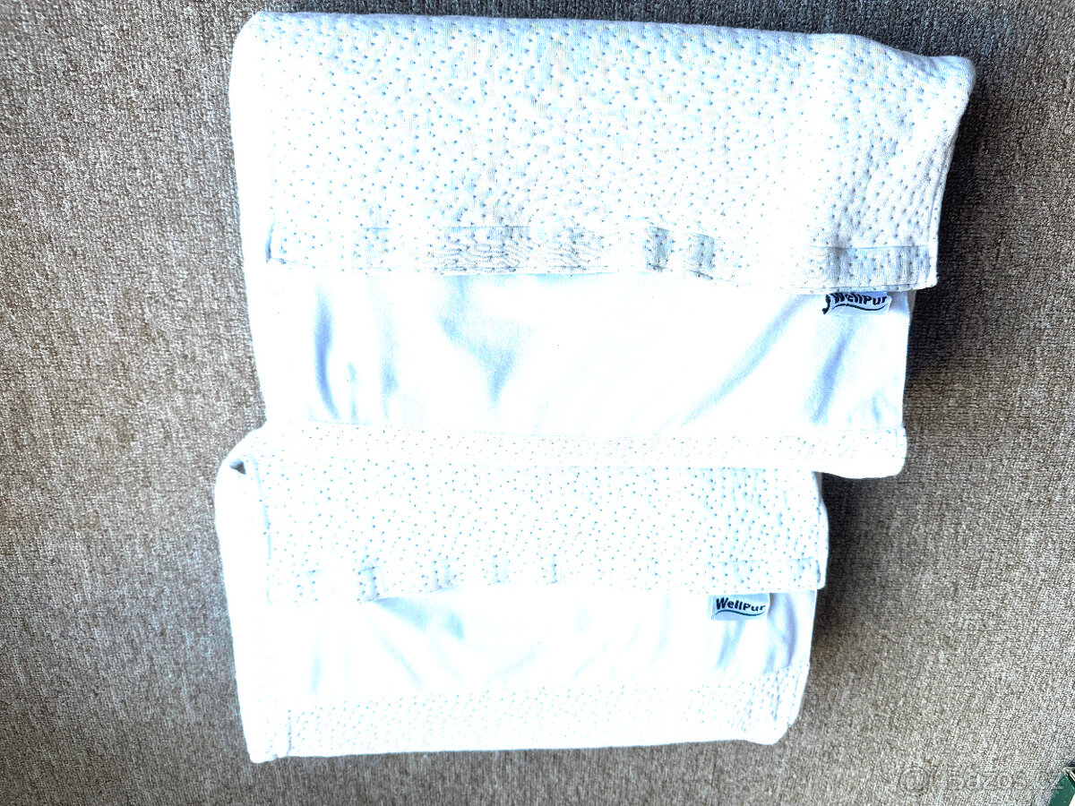 Dva dětské anatomické polštáře Wellpur, čisté, kvalitní - 2