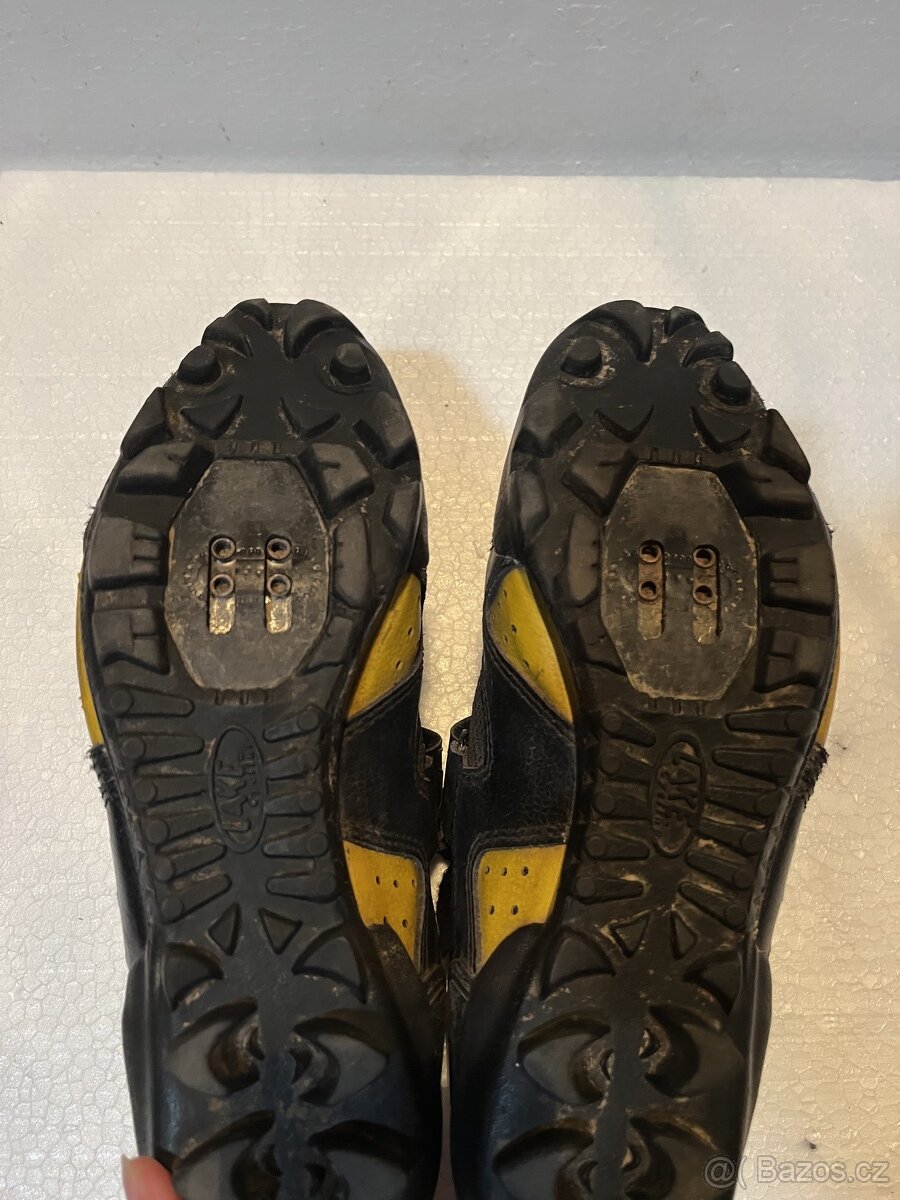 CYKLISTICKÉ BOTY S NÁŠLAPY - 2