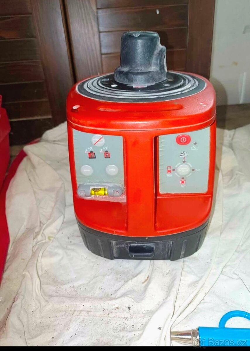 Nivelační přístroj Hilti - 2