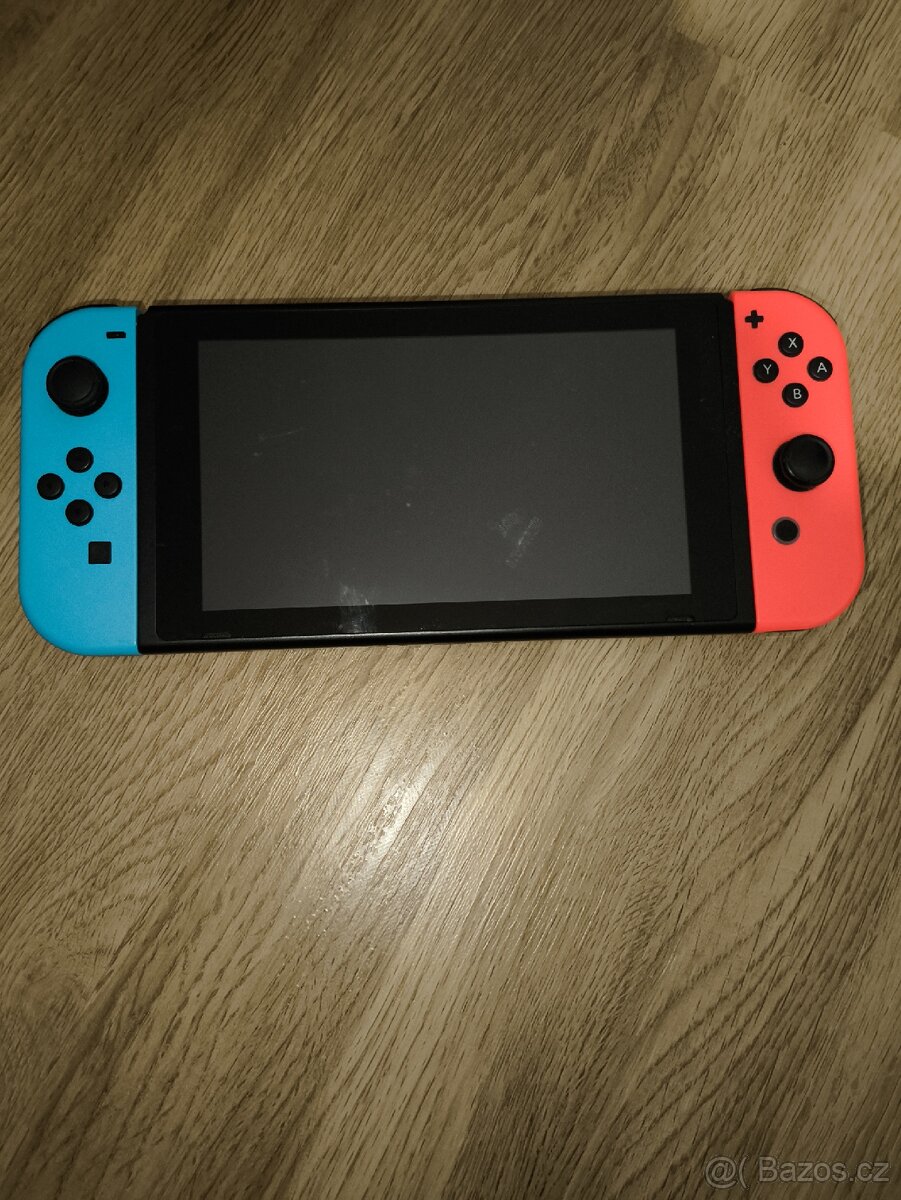 Prodávám Nintendo Switch - 2