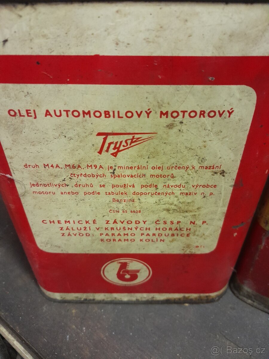 Staré plechovky od olejů - 2
