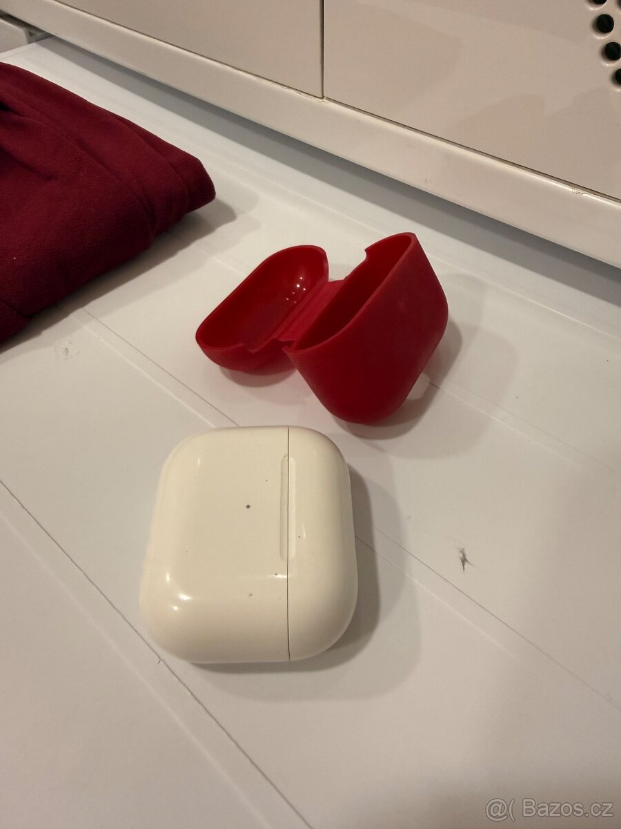 Apple AirPods 3. generace - 2