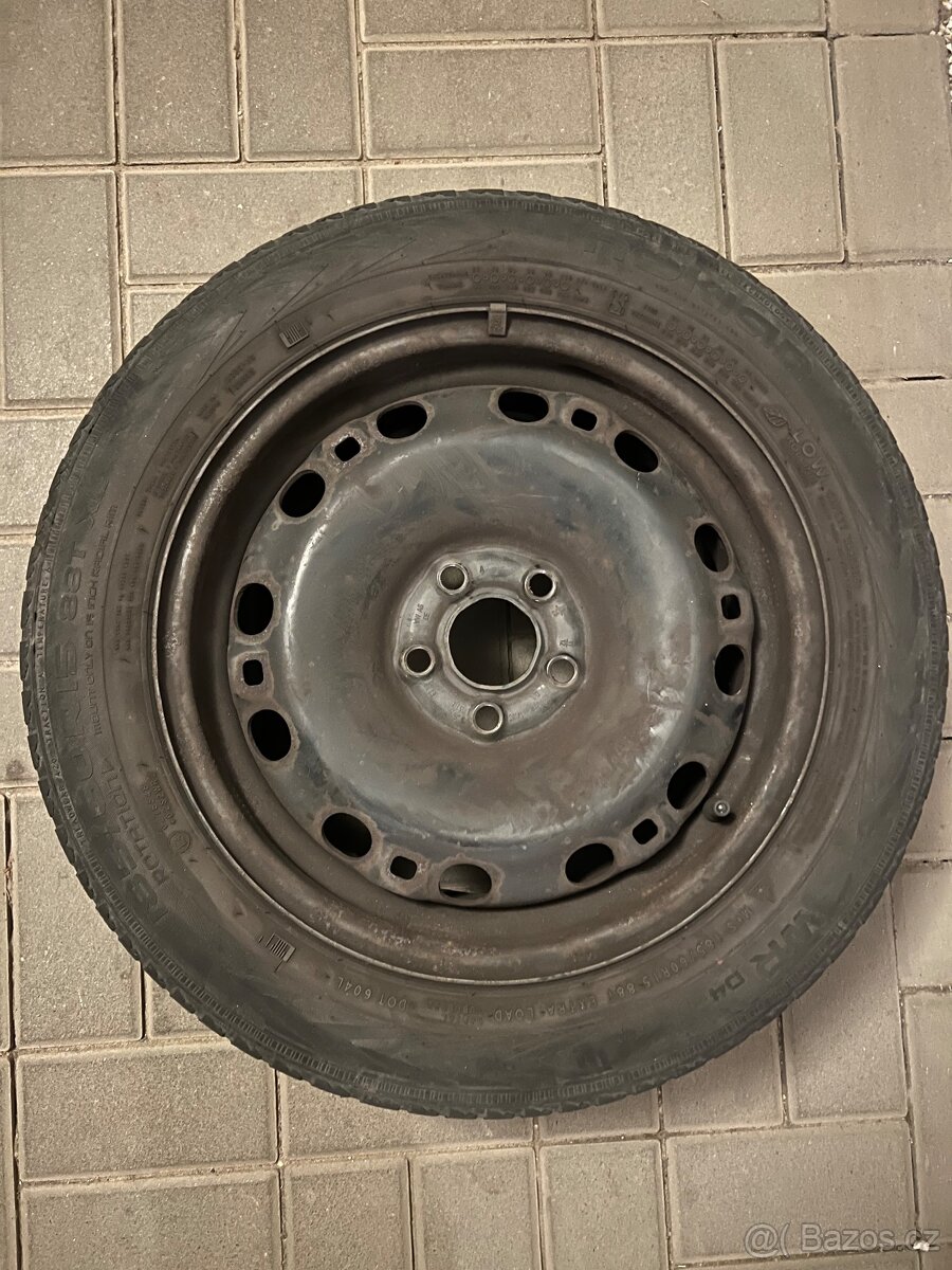 4 zimní pneu na plecháčích - 185/60 R15 Nokian a Continental - 2