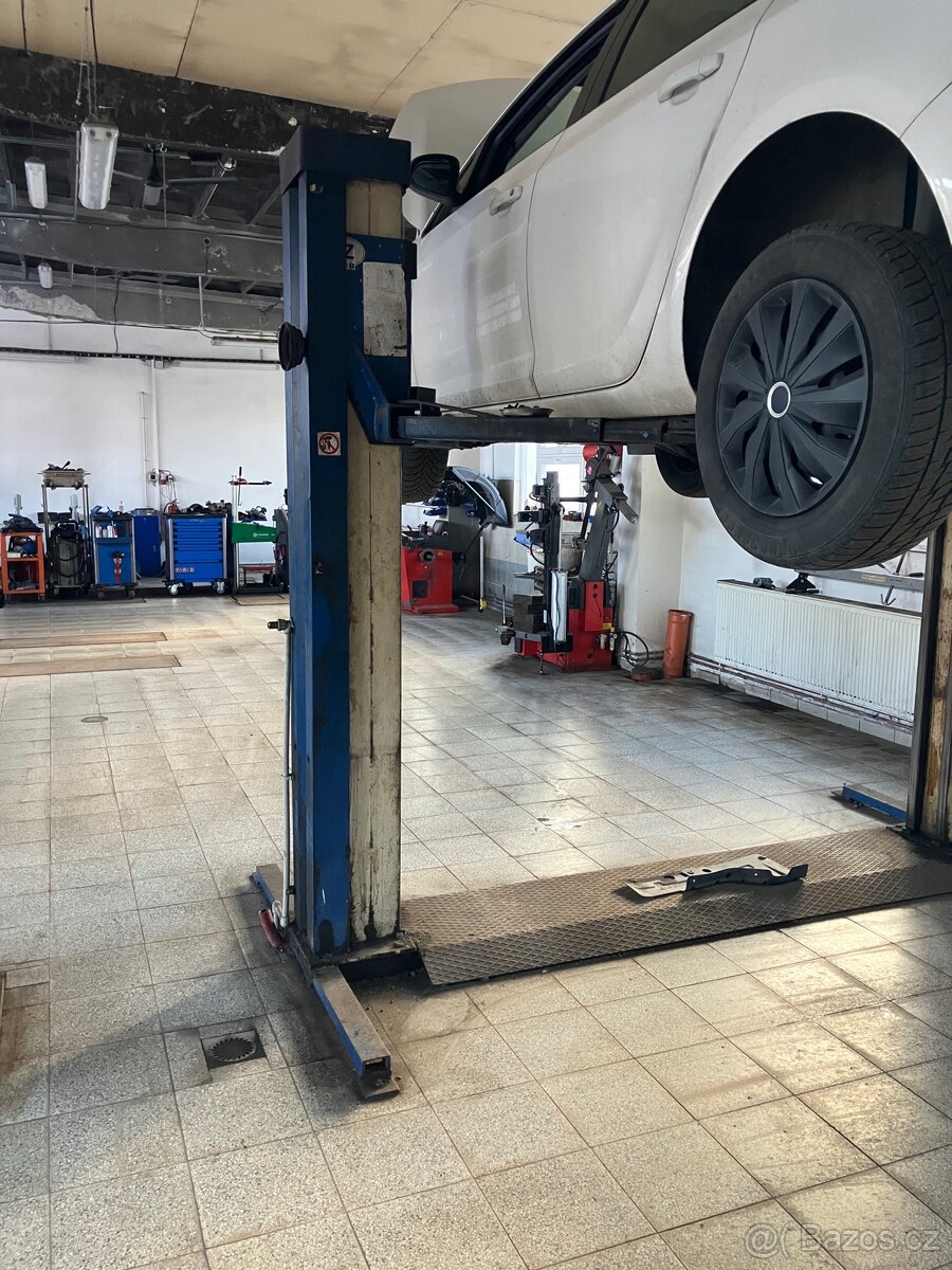 Dvousloupový zvedák Ravaglioli - 2