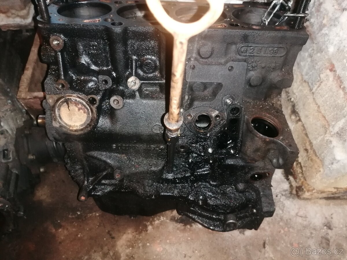 Blok motoru 1.9tdi 81kw AFN - 2