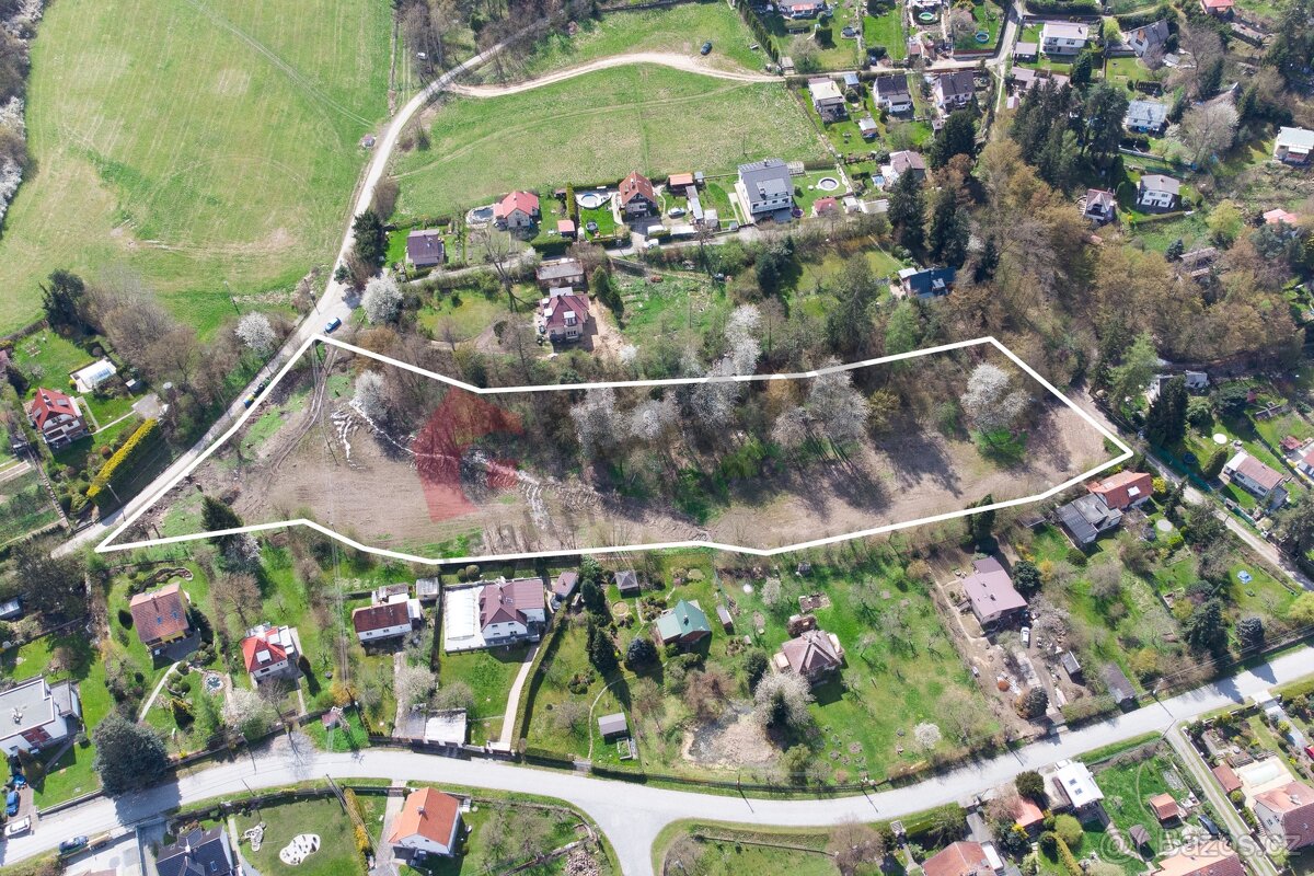 Prodej stavebního pozemku 8180 m² - 2