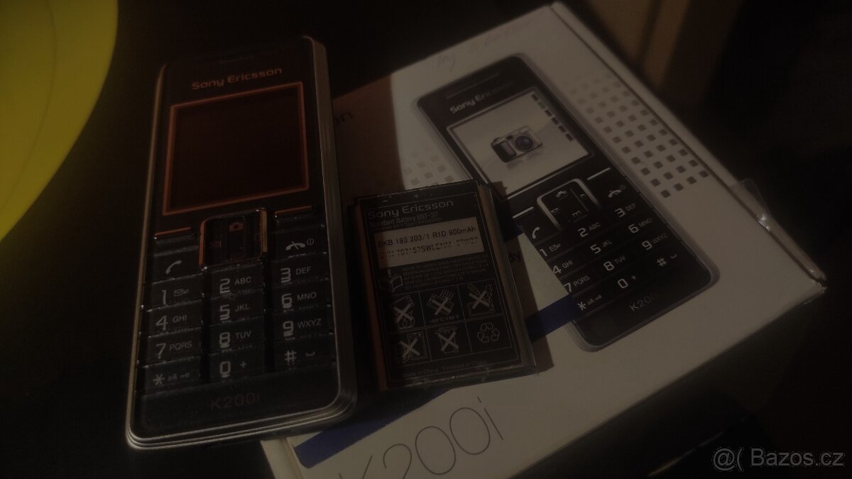 Sony Ericsson K200i - 2