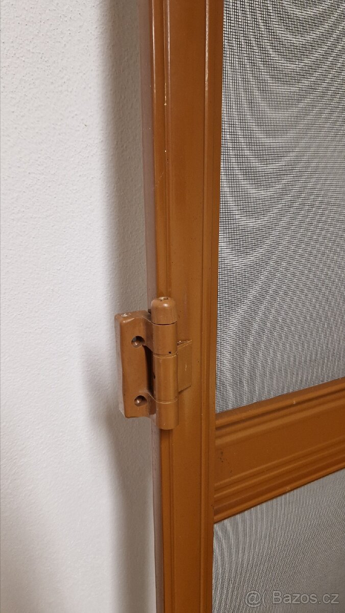Dveře se sítí proti hmyzu - 2