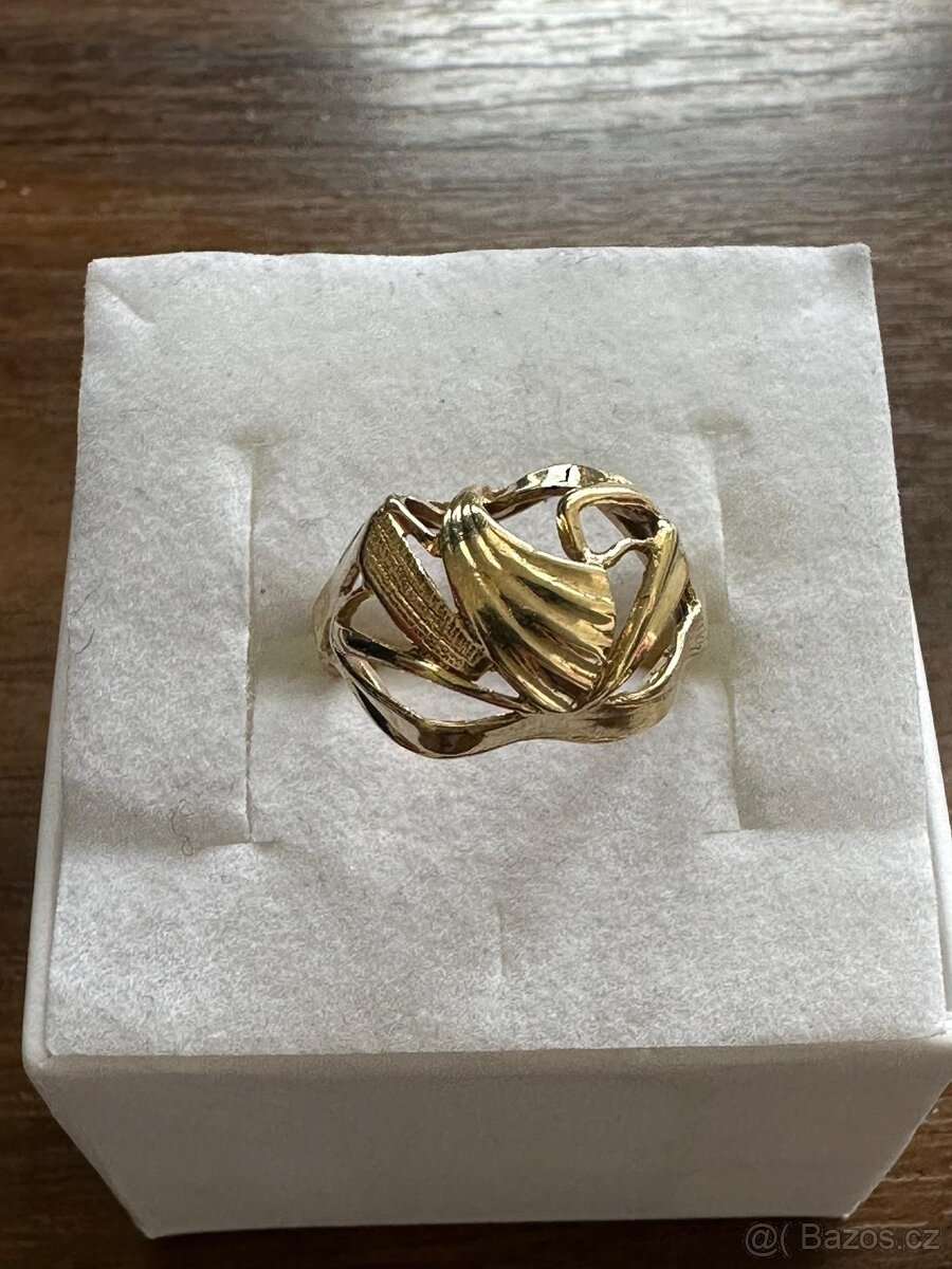 Zlatý dámský prsten - 2