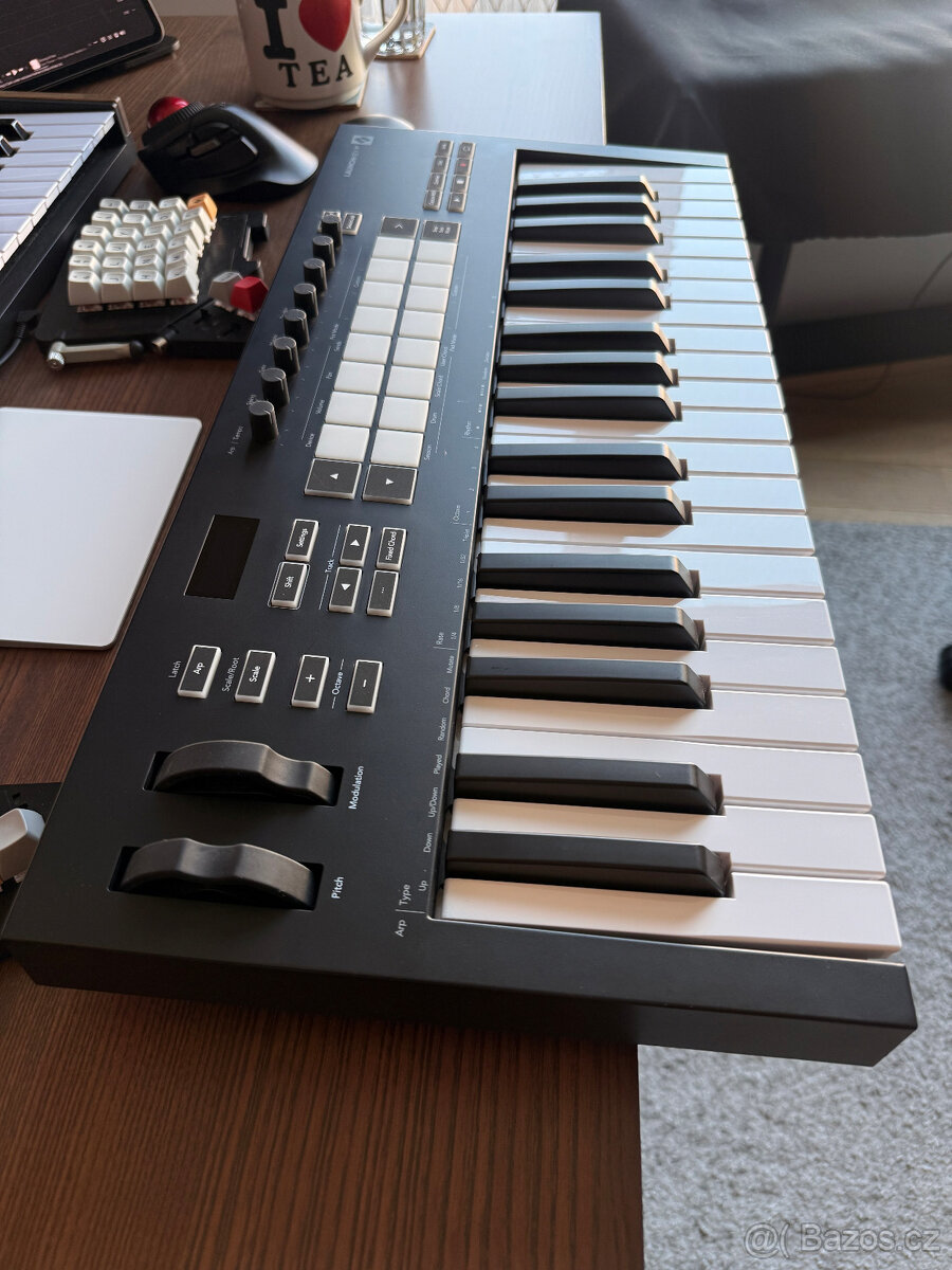 Novation LaunchKey 37 MK3 - 2