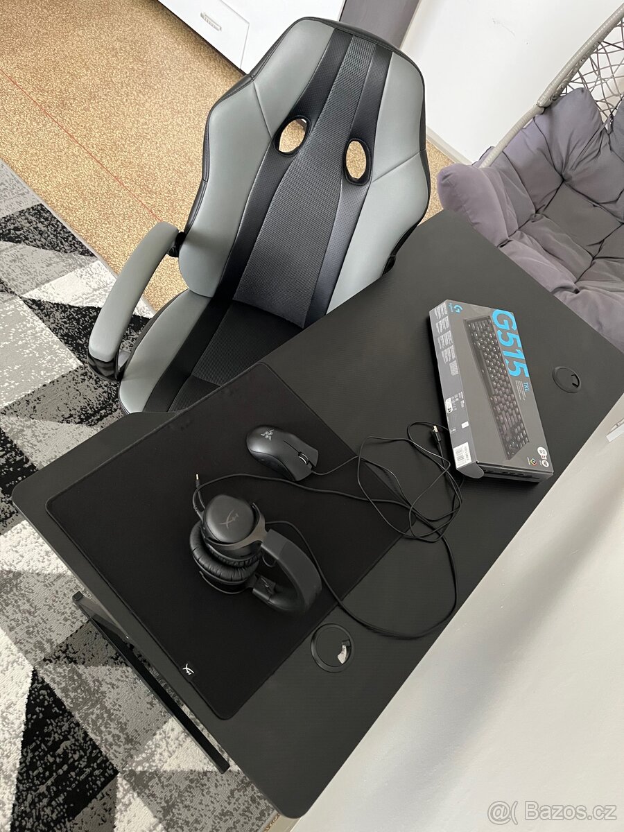 stůl + židle + příslušenství (perfektní stav) - 2