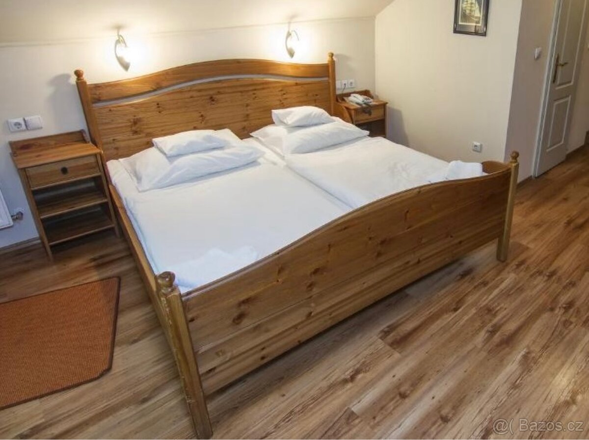Manželská postel a noční stolky Ikea Leksvik - 2