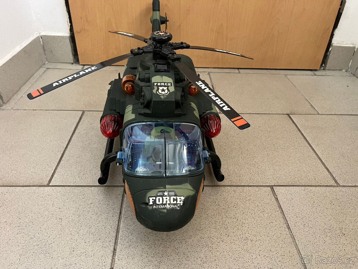 Krásná velká vojenská helikoptéra - 2