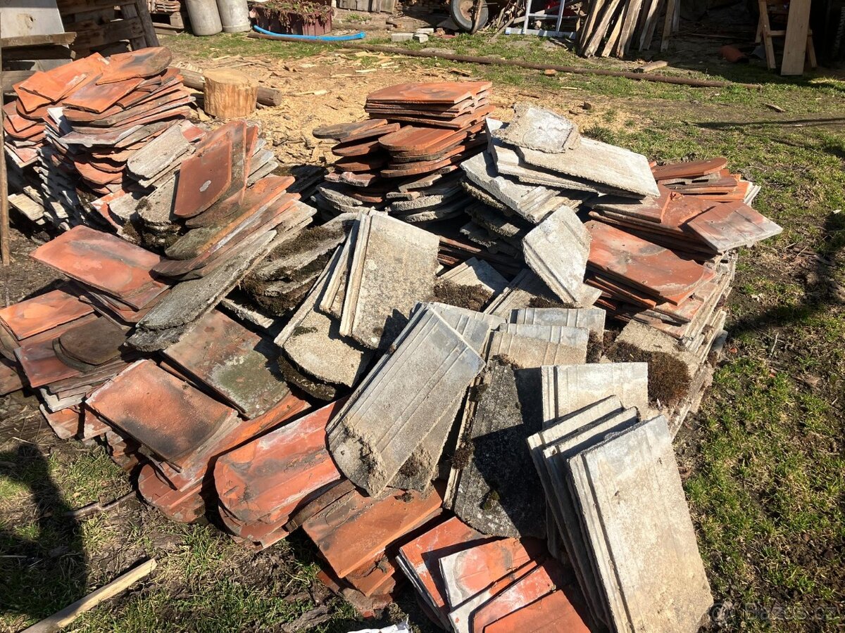 ZDARMA Staré tašky za odvoz. - 2