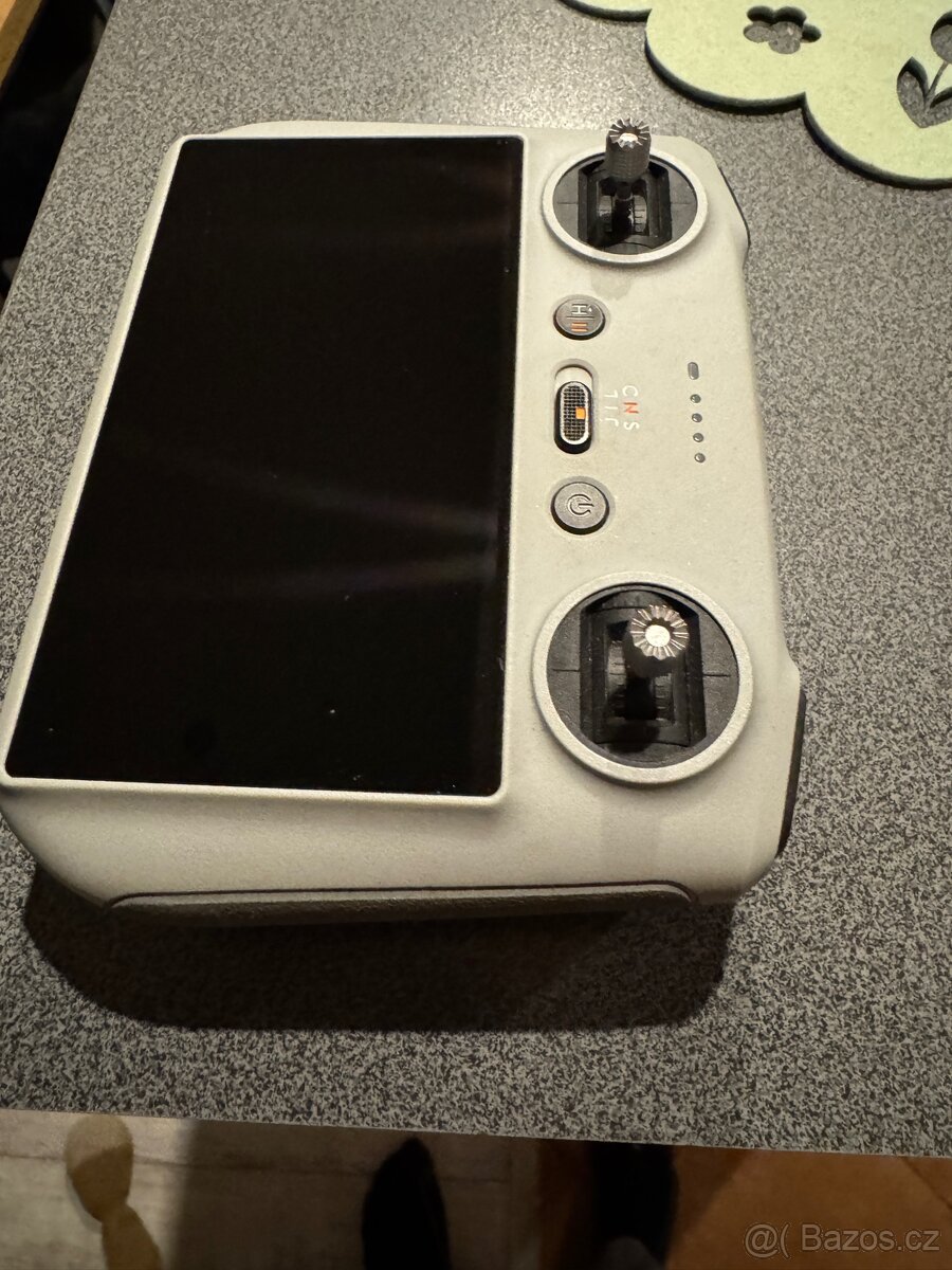 OVLADAČ DJI RC 230 - 2