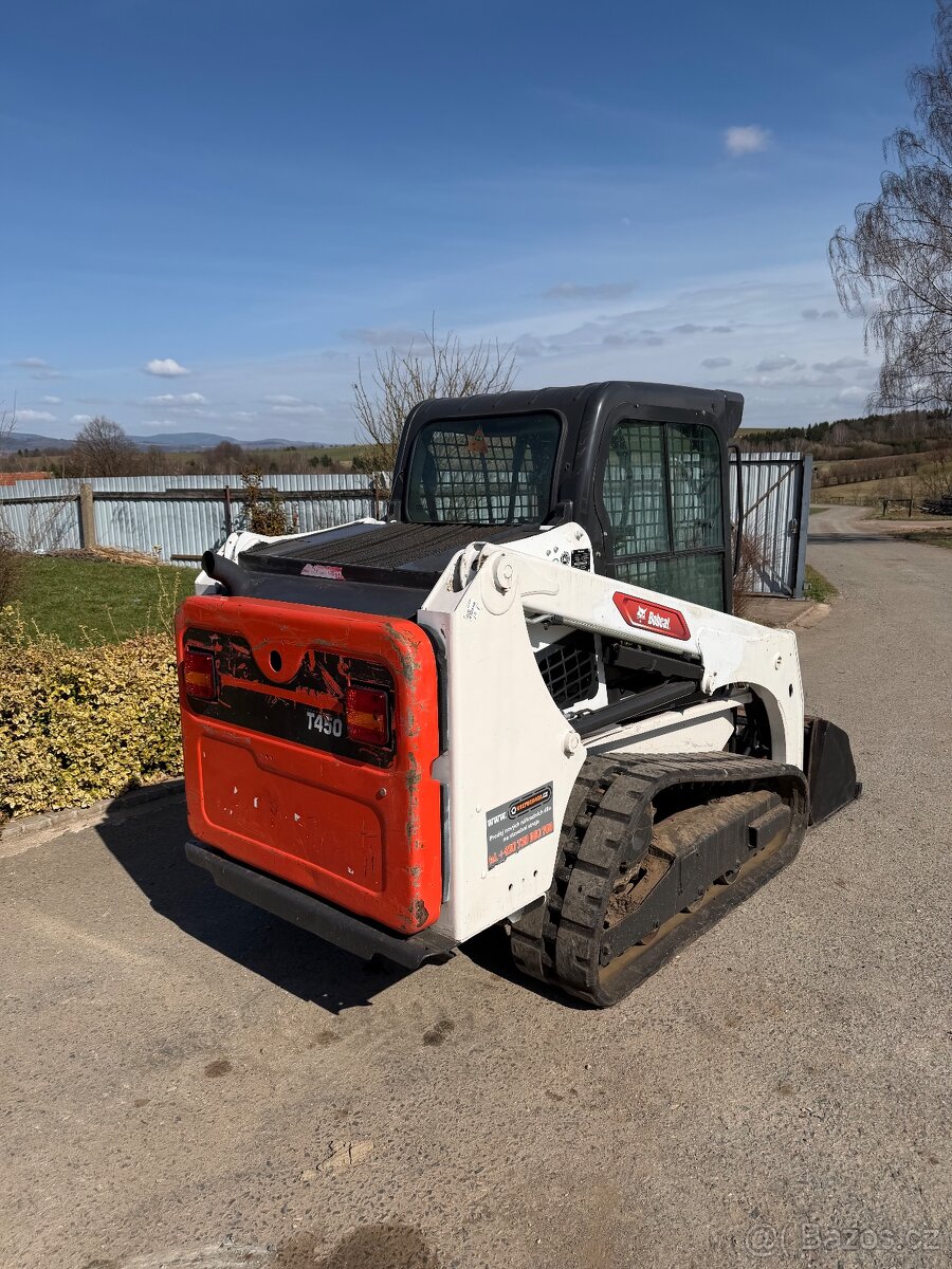 Pasovy smykovy Bobcat T450 2019 rok - 2