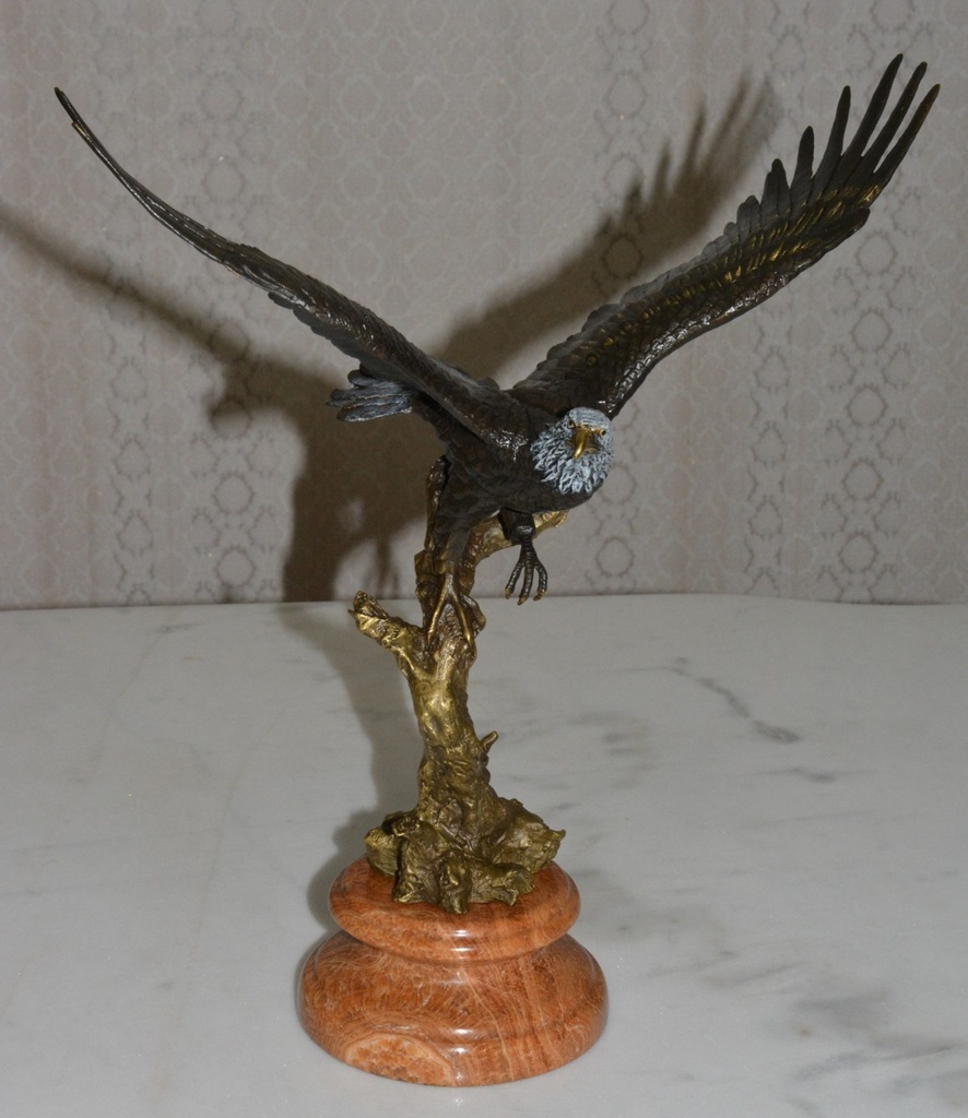 Bronzová socha orla - 2
