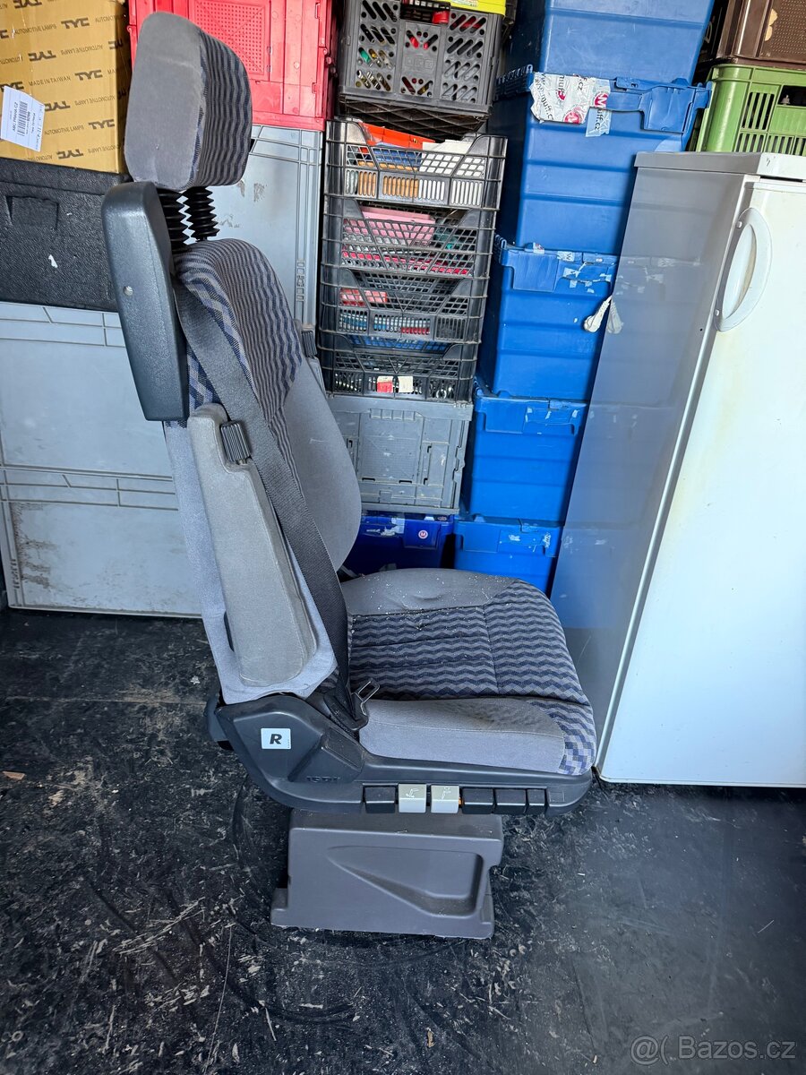 Otočná sedačka Ford Transit Euroline (ISRI) - 2