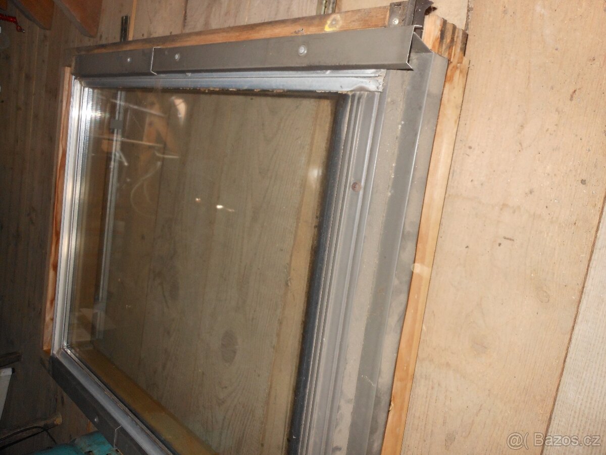 Střešní okno Velux - 2