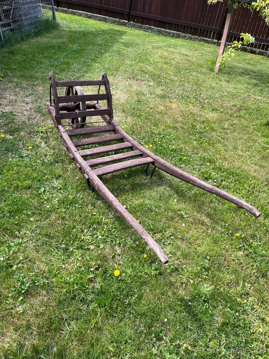 Dřevěný trakař - 2