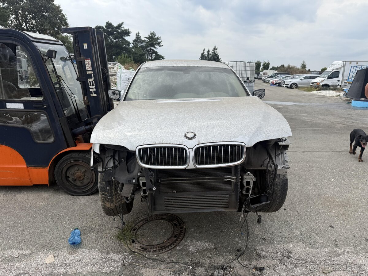 BMW E65 735i - 2