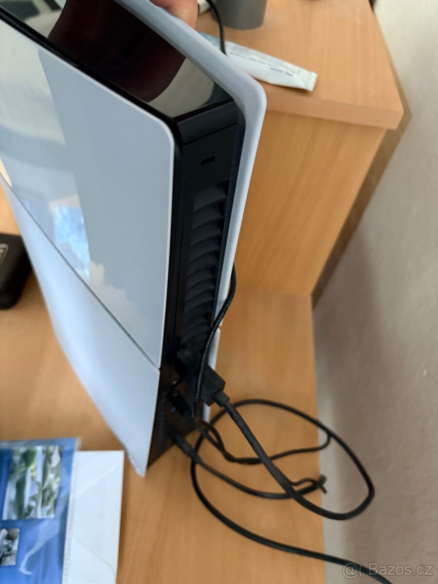 Ps5 slim+2 ovladače - 2