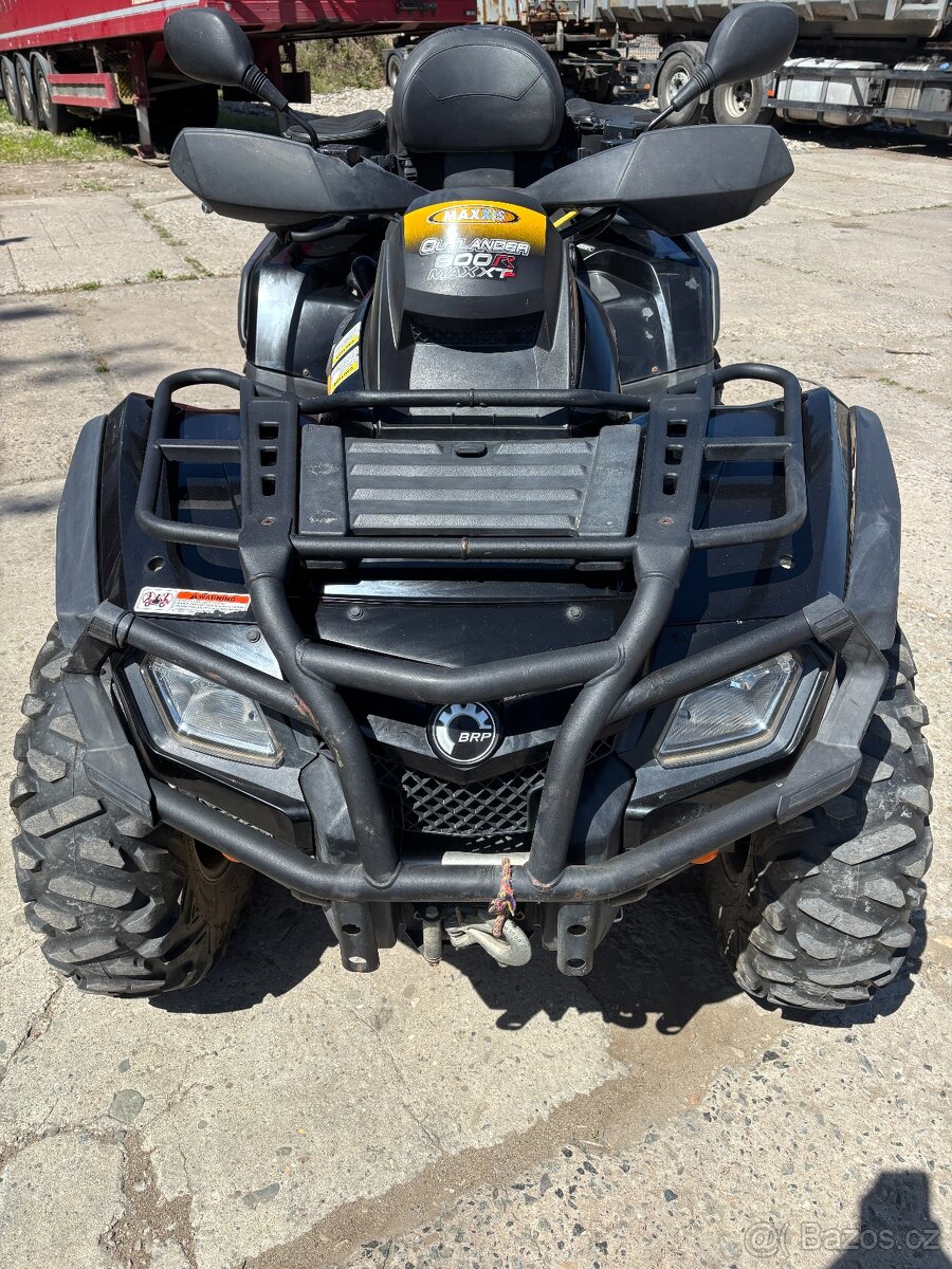 CAN-AM Outlander - 2
