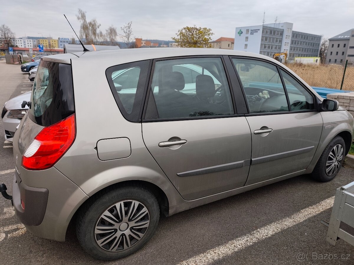 Renault Megane Scenic - 2