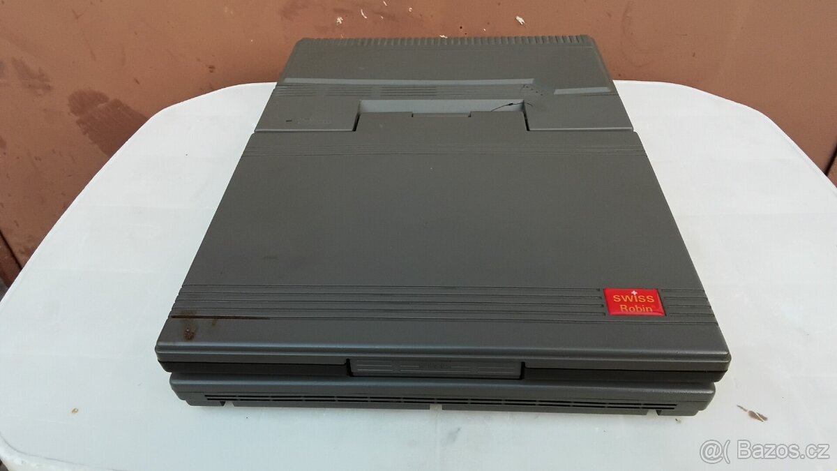 Retro laptop . - 2