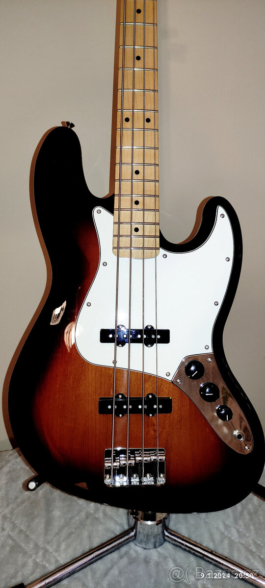 Fender Jazz Bas - 2