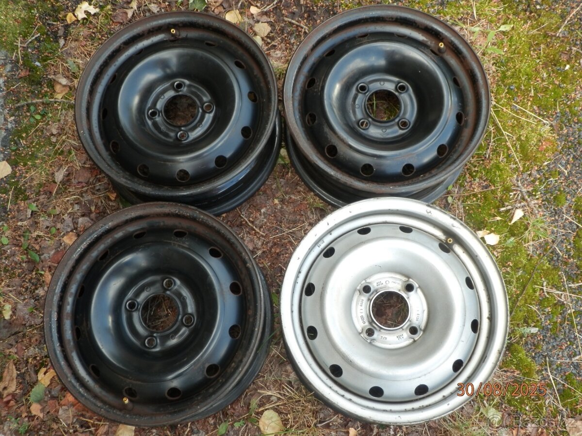 4xPlechové disky na CITROEN 14tky. ET24 300kč všechny. - 2