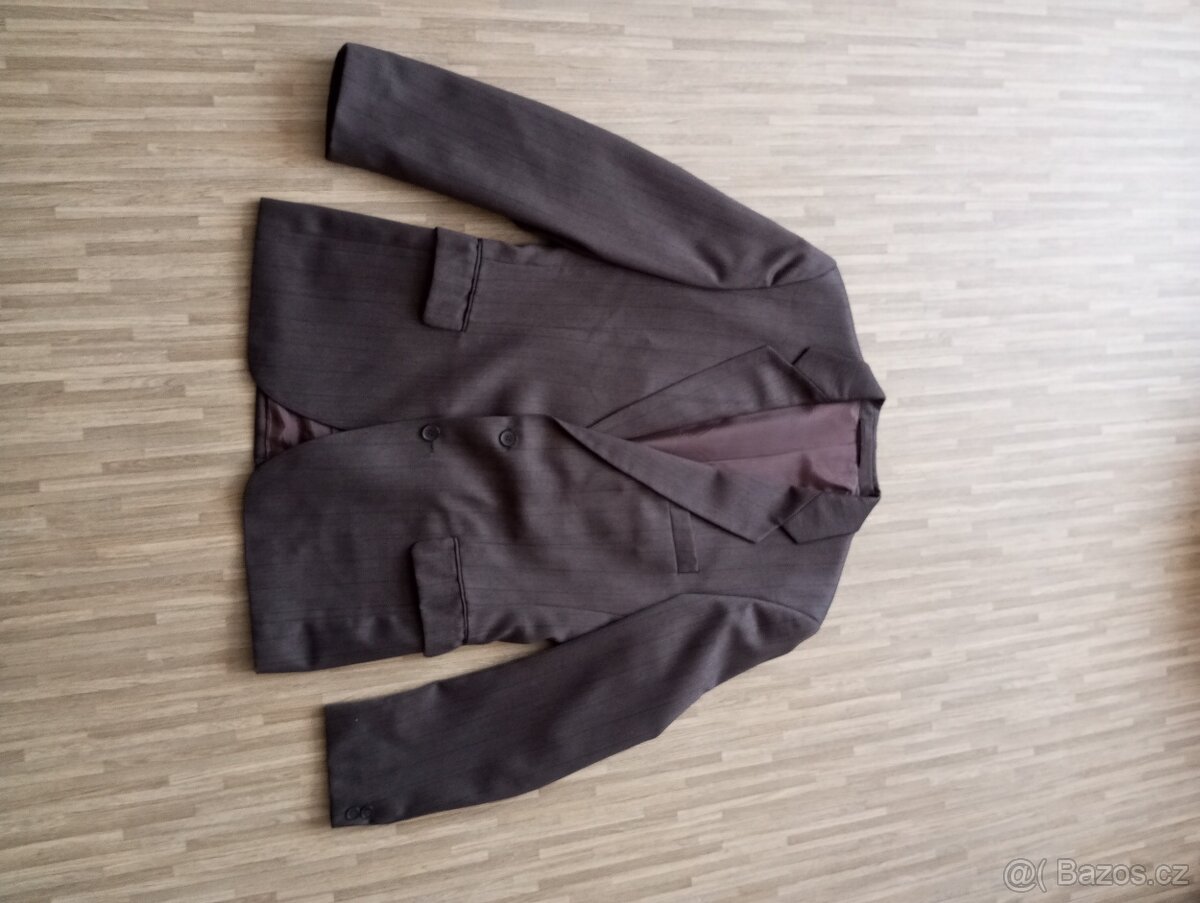 Hnědý pánský oblek - 2