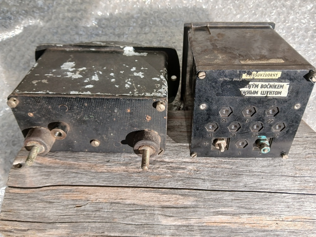 \ěřicí přístroje - voltmetr SIEMENS a ampérmetr METRA BLANS - 2